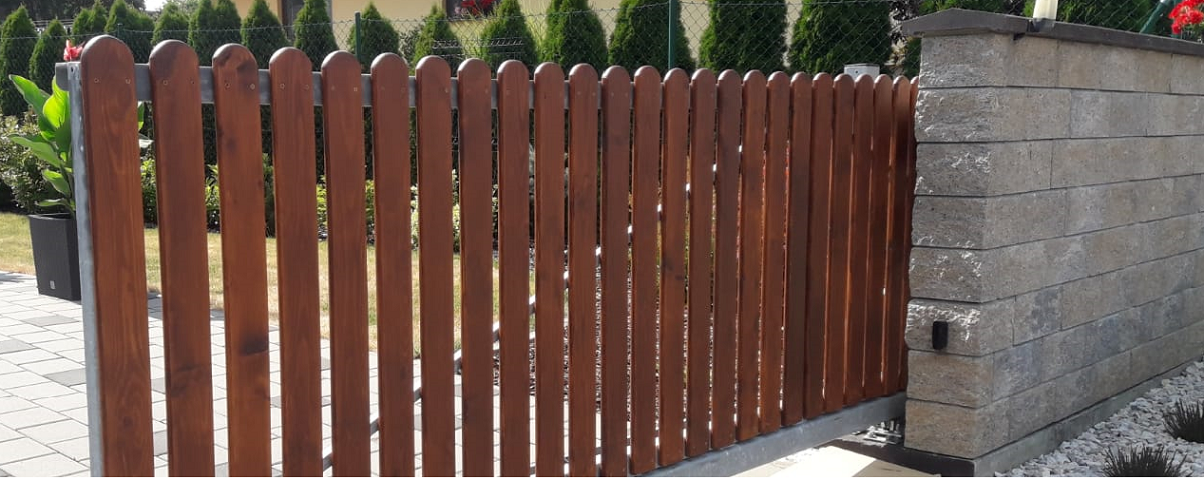 top image 8. Pustak z drewnianymi sztachetkami